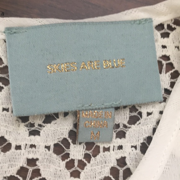 Sleeveless White Blouse - Picture 4 of 5